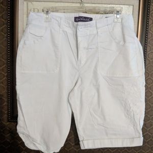 🎈🎉 5/$20 Gloria Vanderbilt BERMUD shorts size 12